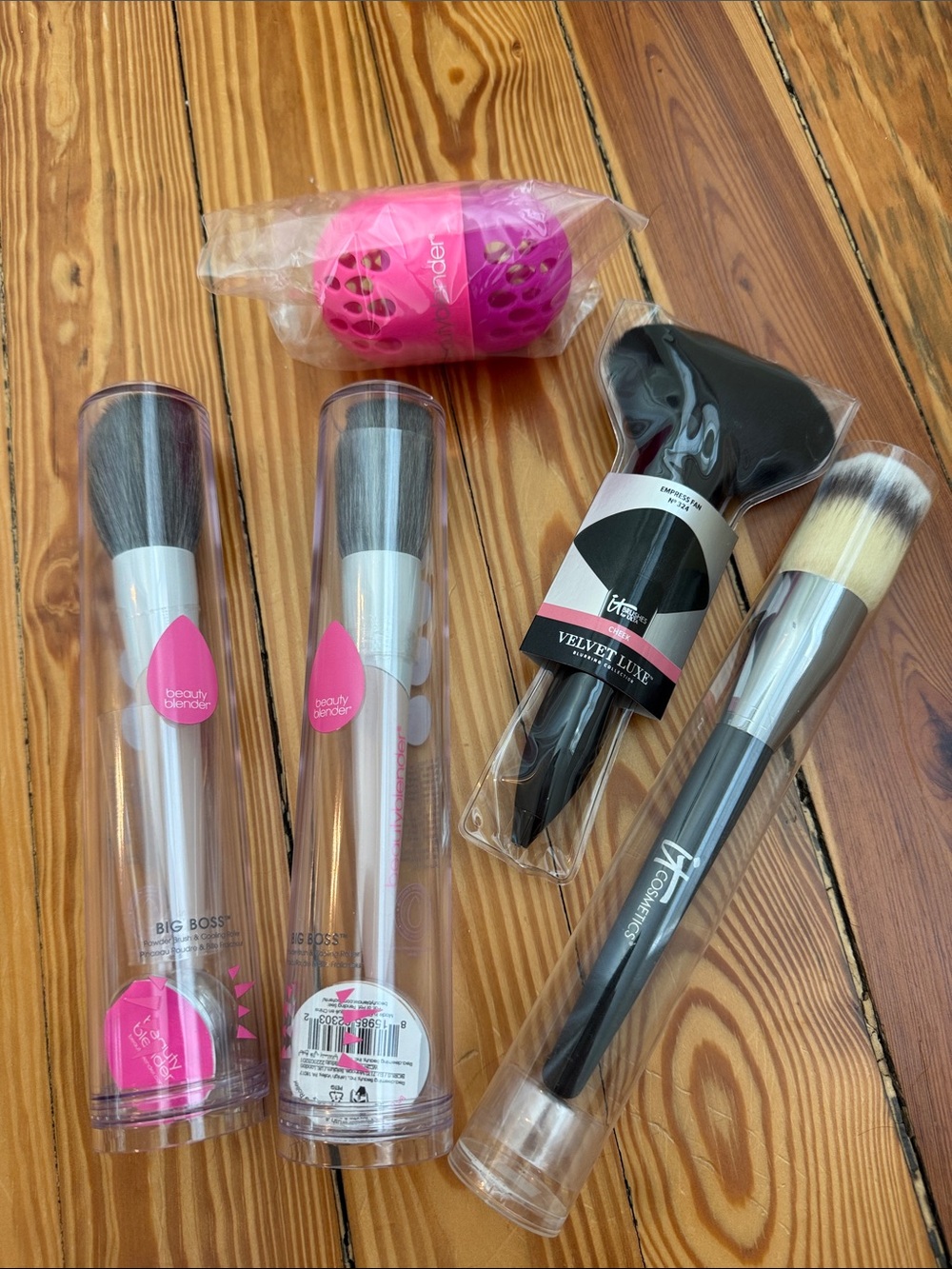 Brush Collection! beautyblender Big Boss Face Brush (2) It Cos Brushes (2)